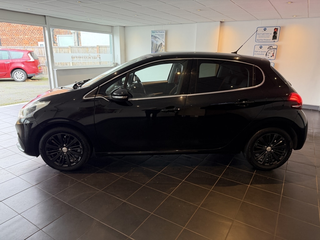 Used Peugeot 208 2016 for sale - 76506275: Photo 4