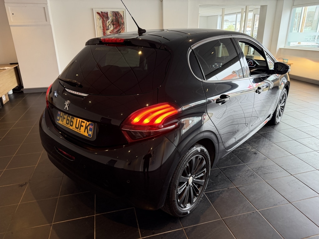 Used Peugeot 208 2016 for sale - 76506275: Photo 7