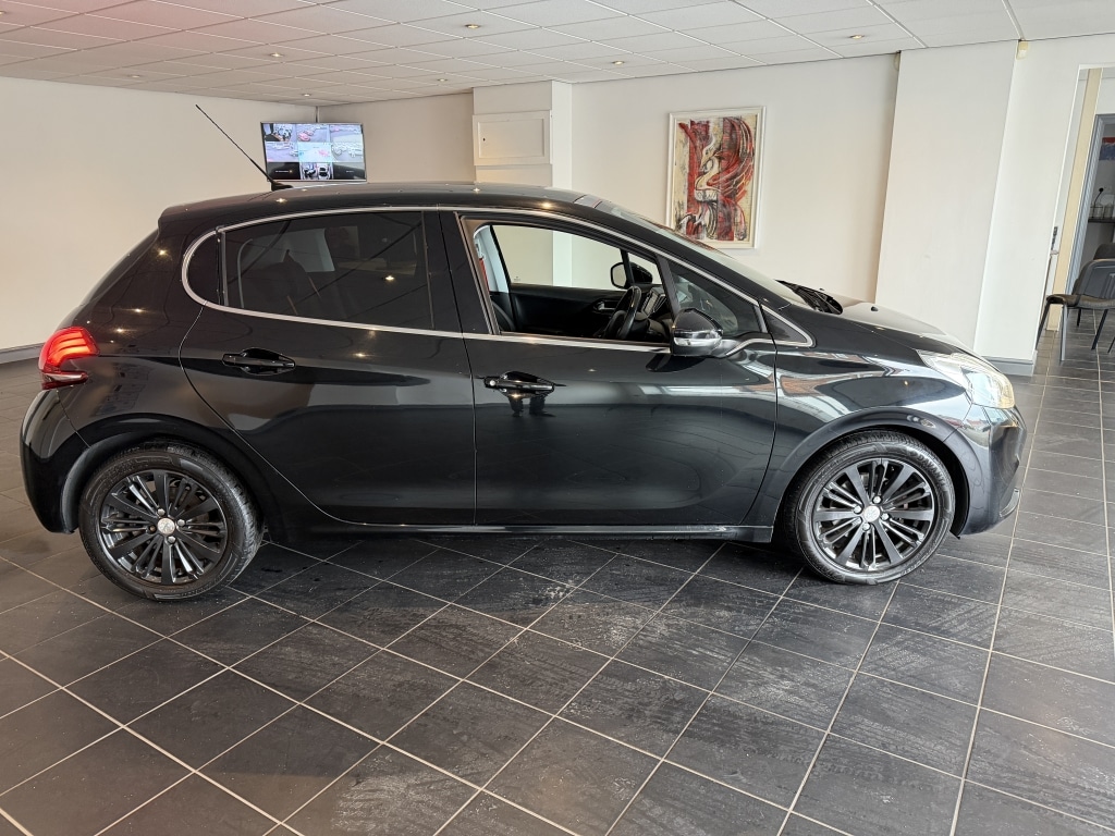 Used Peugeot 208 2016 for sale - 76506275: Photo 8