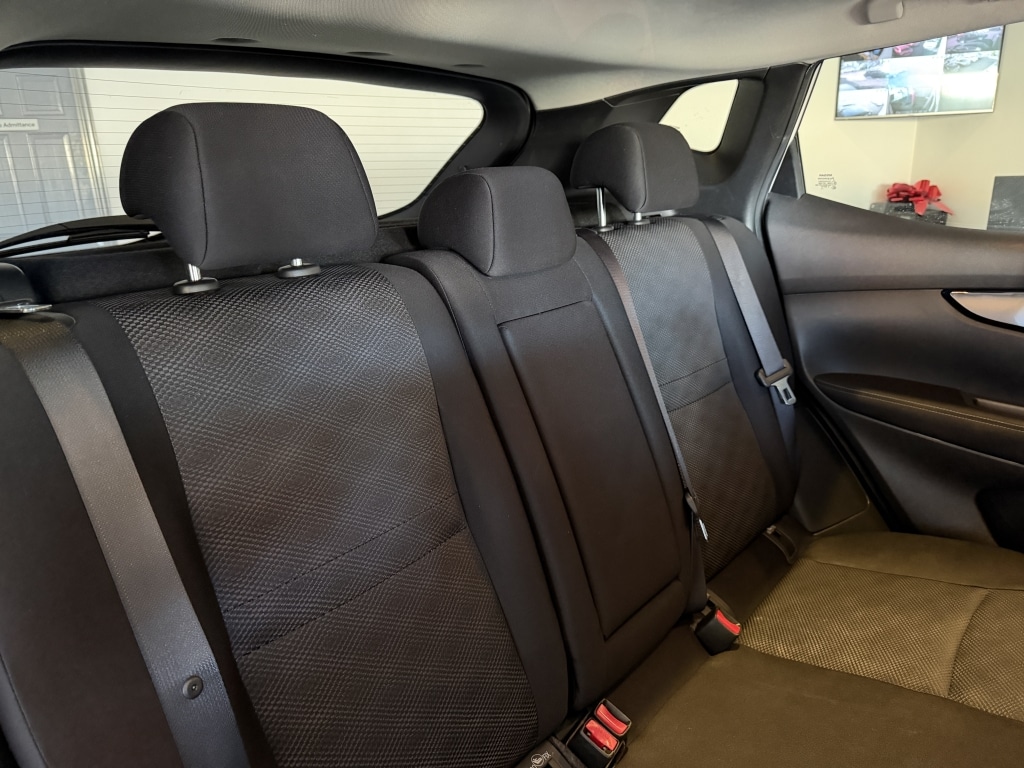 Used Nissan Qashqai 2016 for sale - 76651943: Photo 12