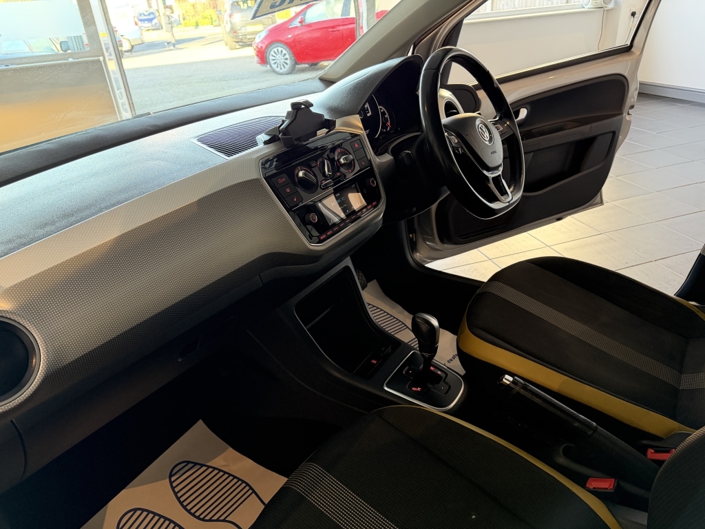 Used Volkswagen up! 2017 for sale - 76583407: Photo 11