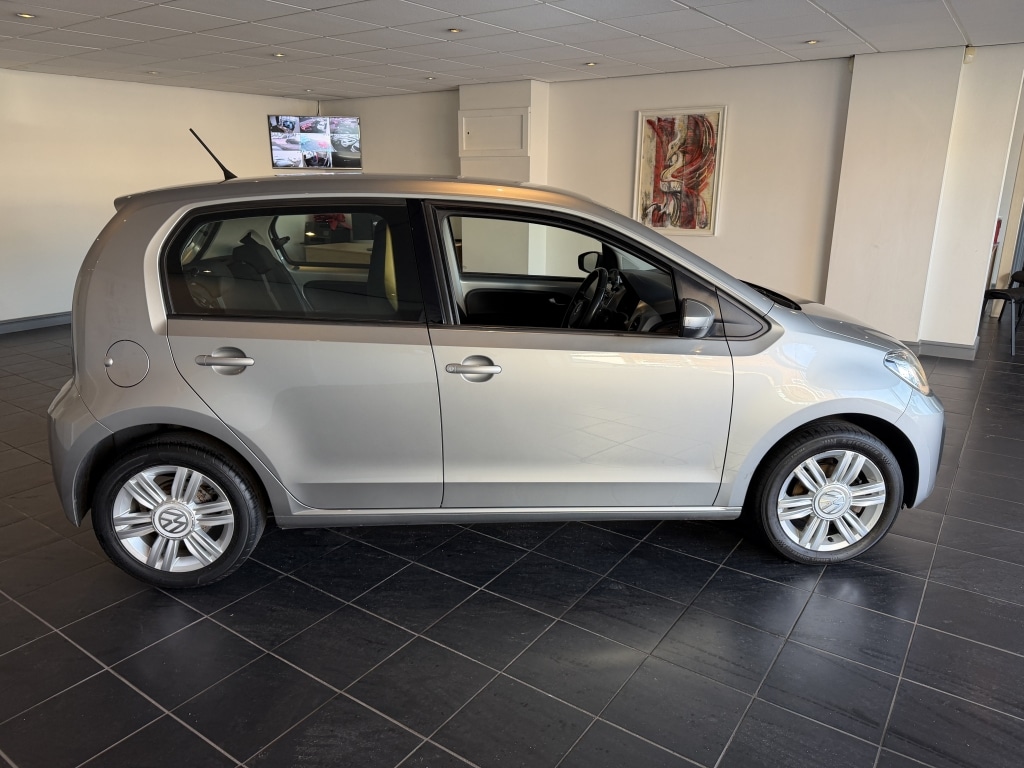Used Volkswagen up! 2017 for sale - 76583407: Photo 8