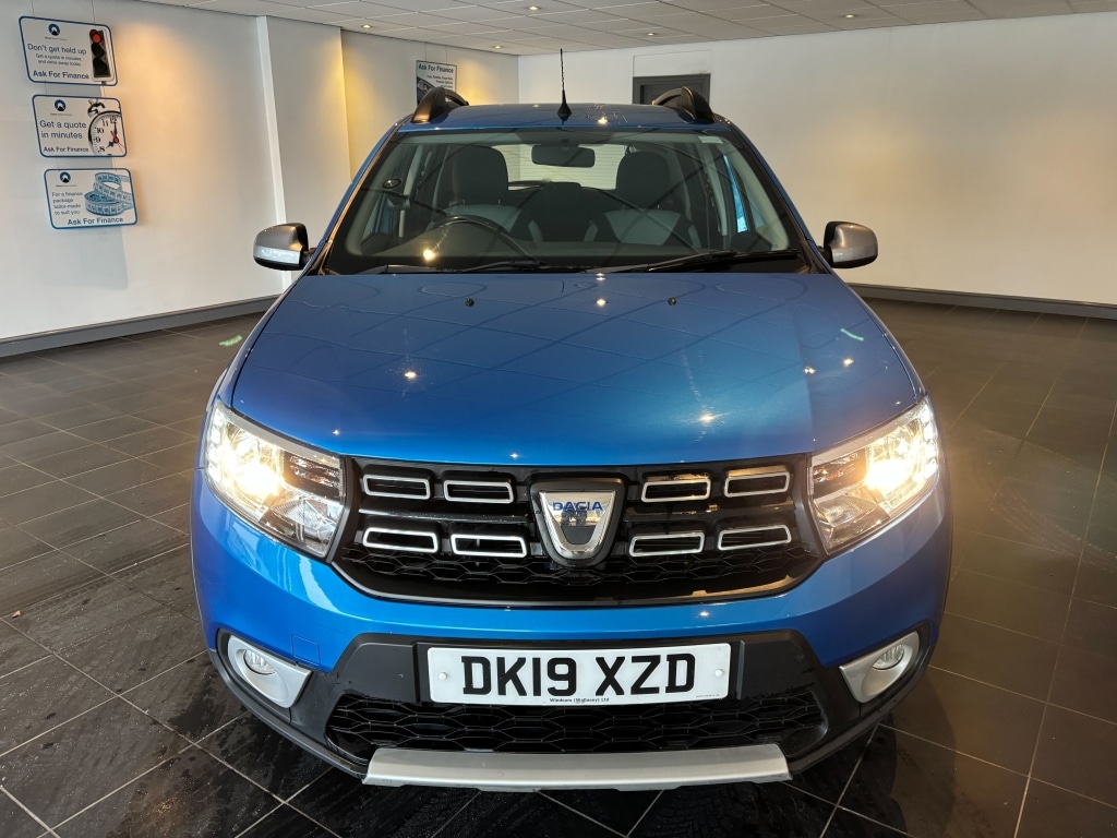 Used Dacia Sandero Stepway 2019 for sale - 77379547: Photo 2