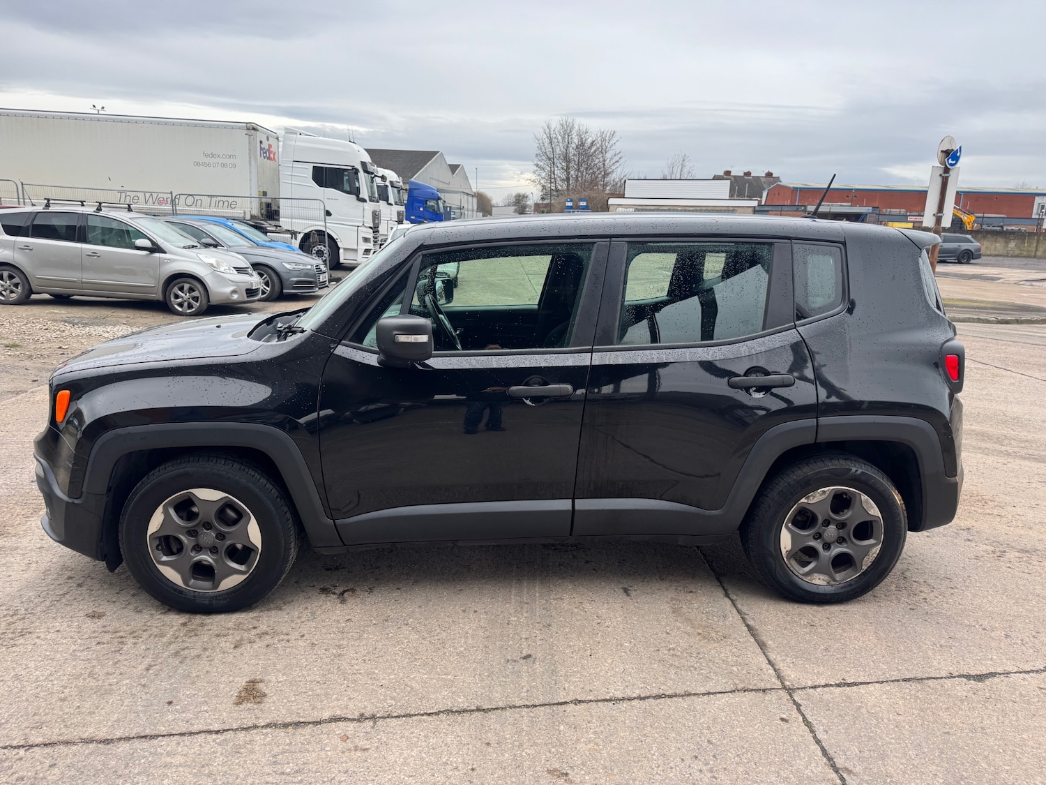Used Jeep Renegade 2015 for sale - 76969841: Photo 4