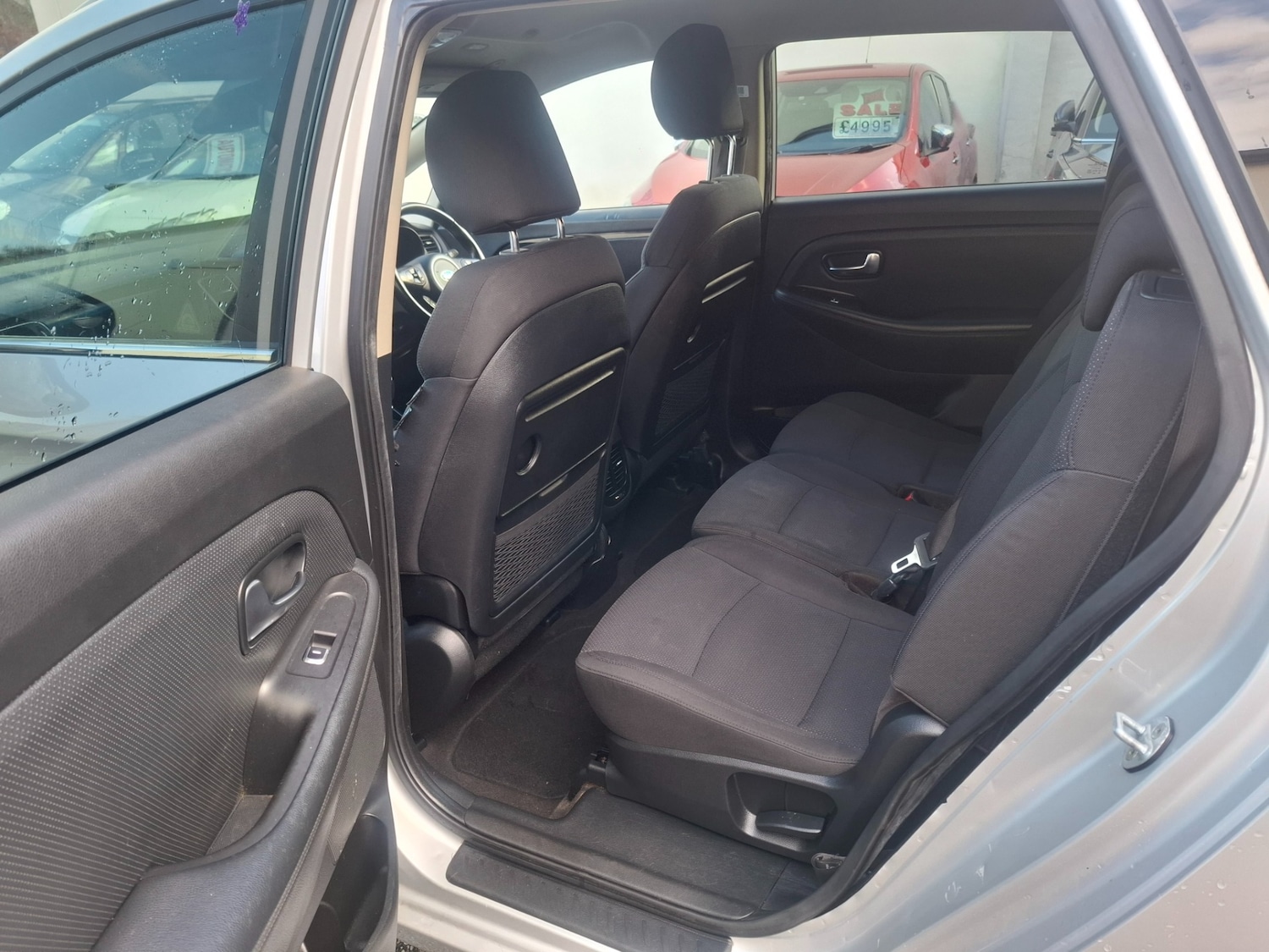 Used Kia Carens 2015 for sale - 76440062: Photo 10