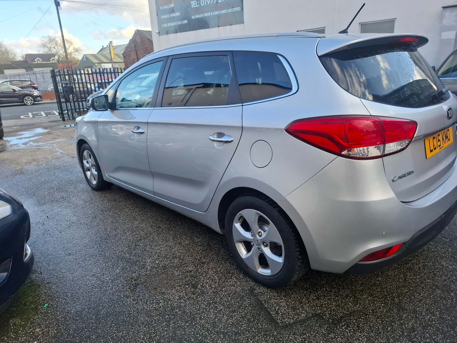 Used Kia Carens 2015 for sale - 76440062: Photo 4