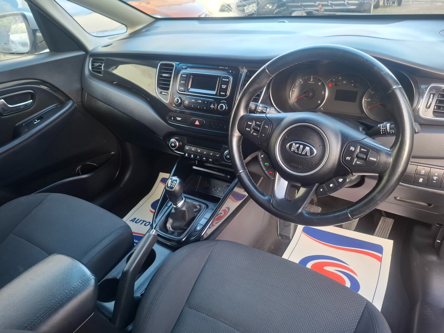 Used Kia Carens 2015 for sale - 76440062: Photo 7