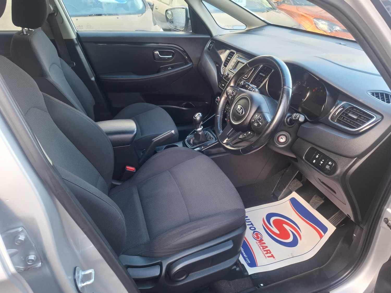 Used Kia Carens 2015 for sale - 76440062: Photo 8
