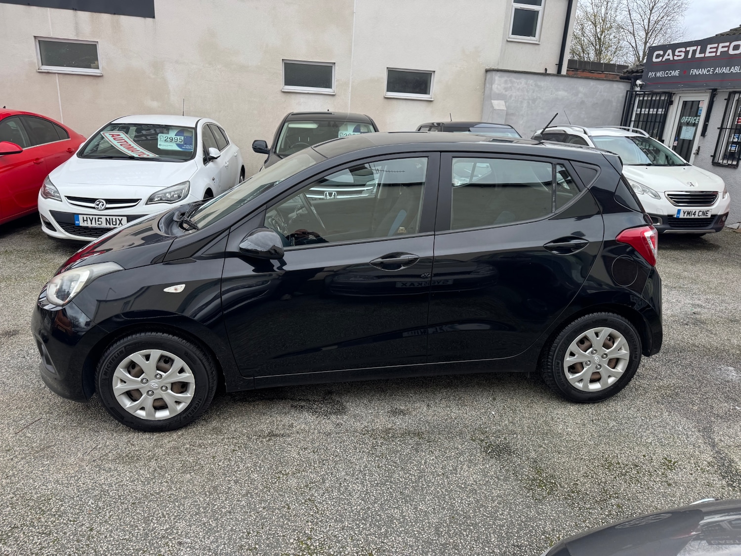 Used Hyundai i10 2015 for sale - 76595254: Photo 4