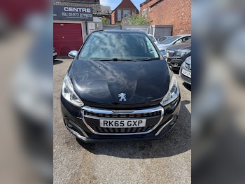 Used Peugeot 208 2015 for sale - 79184756: Photo