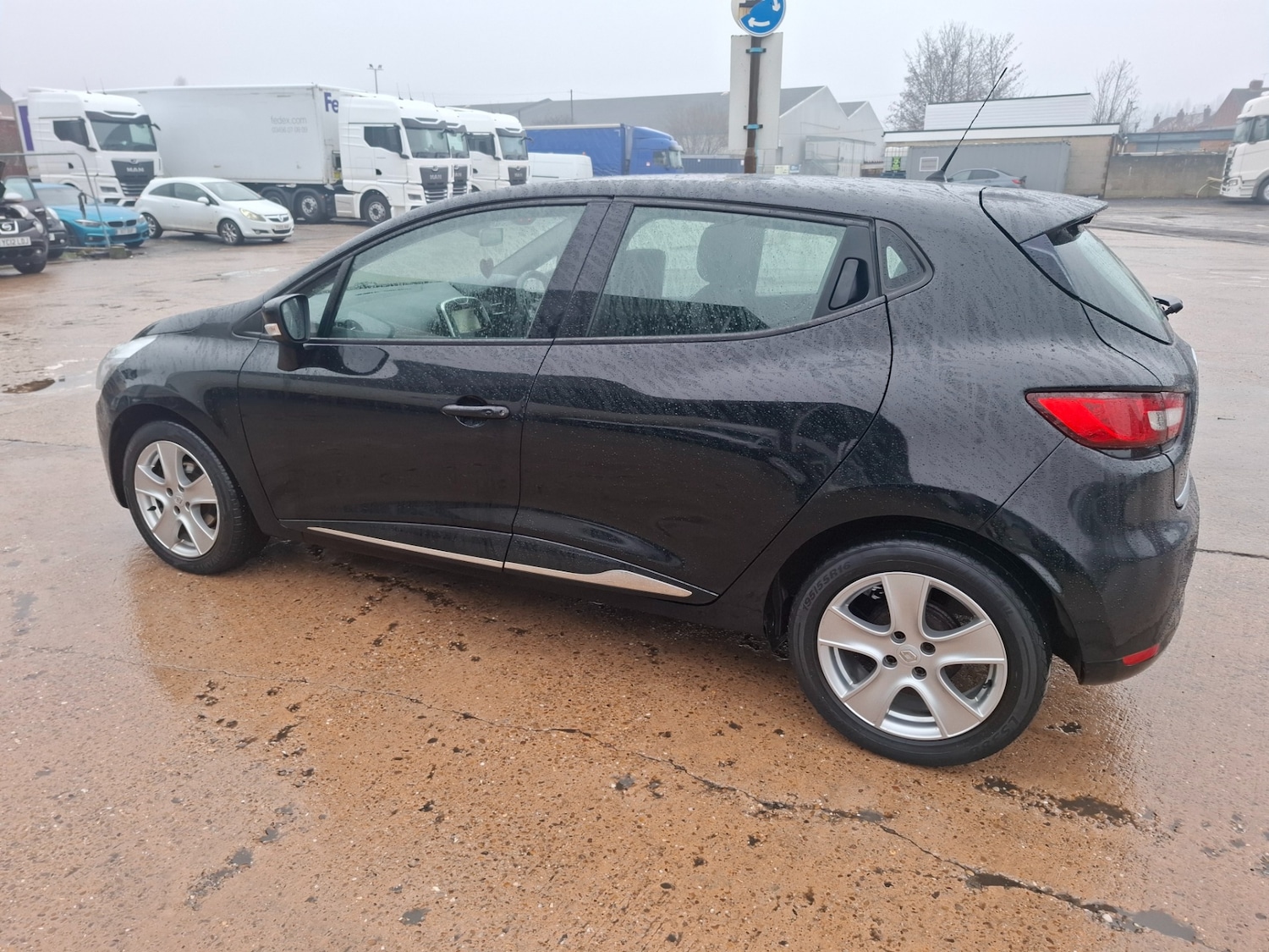 Used Renault Clio 2016 for sale - 77245331: Photo 2