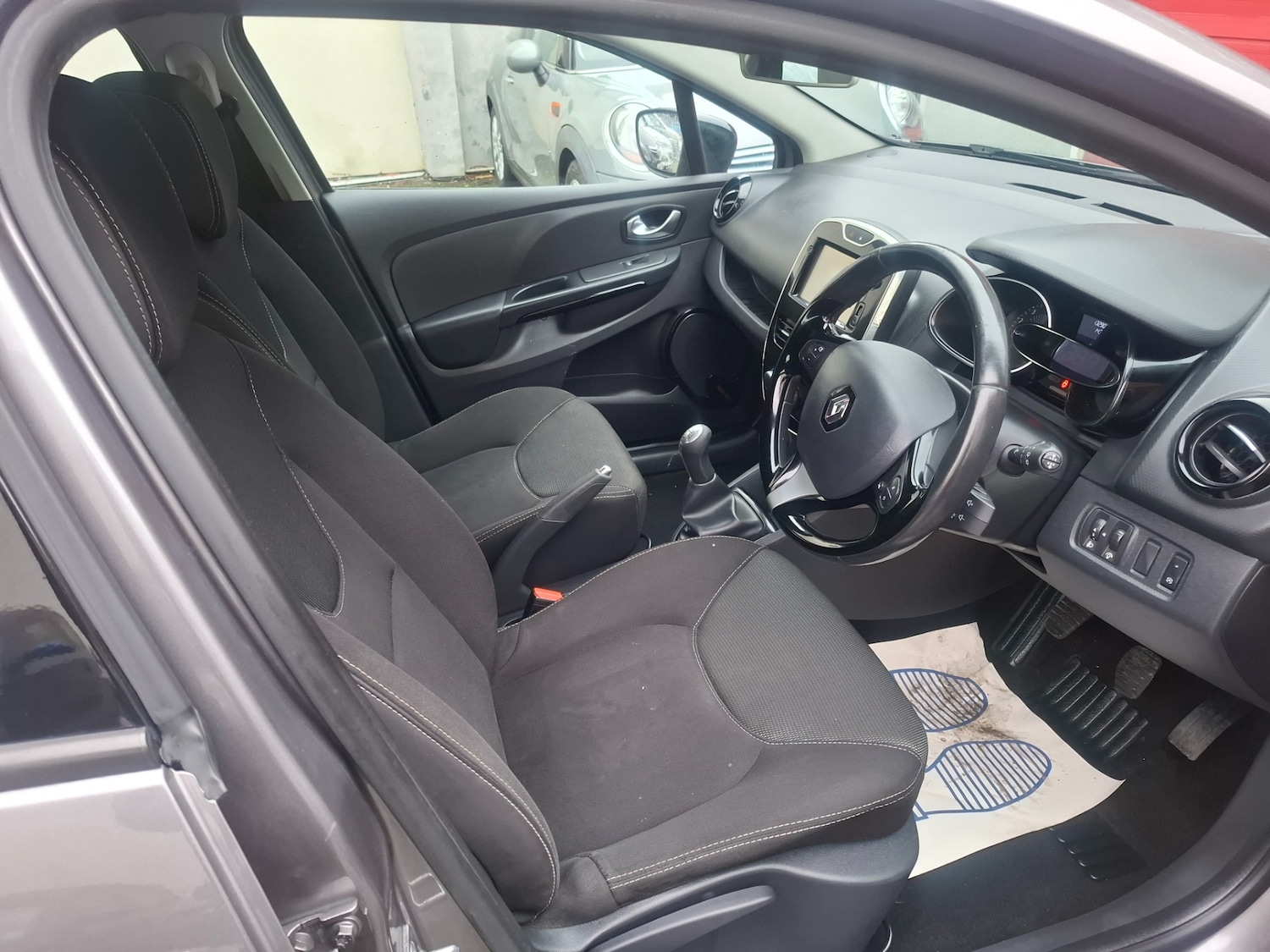 Used Renault Clio 2016 for sale - 77210057: Photo 8