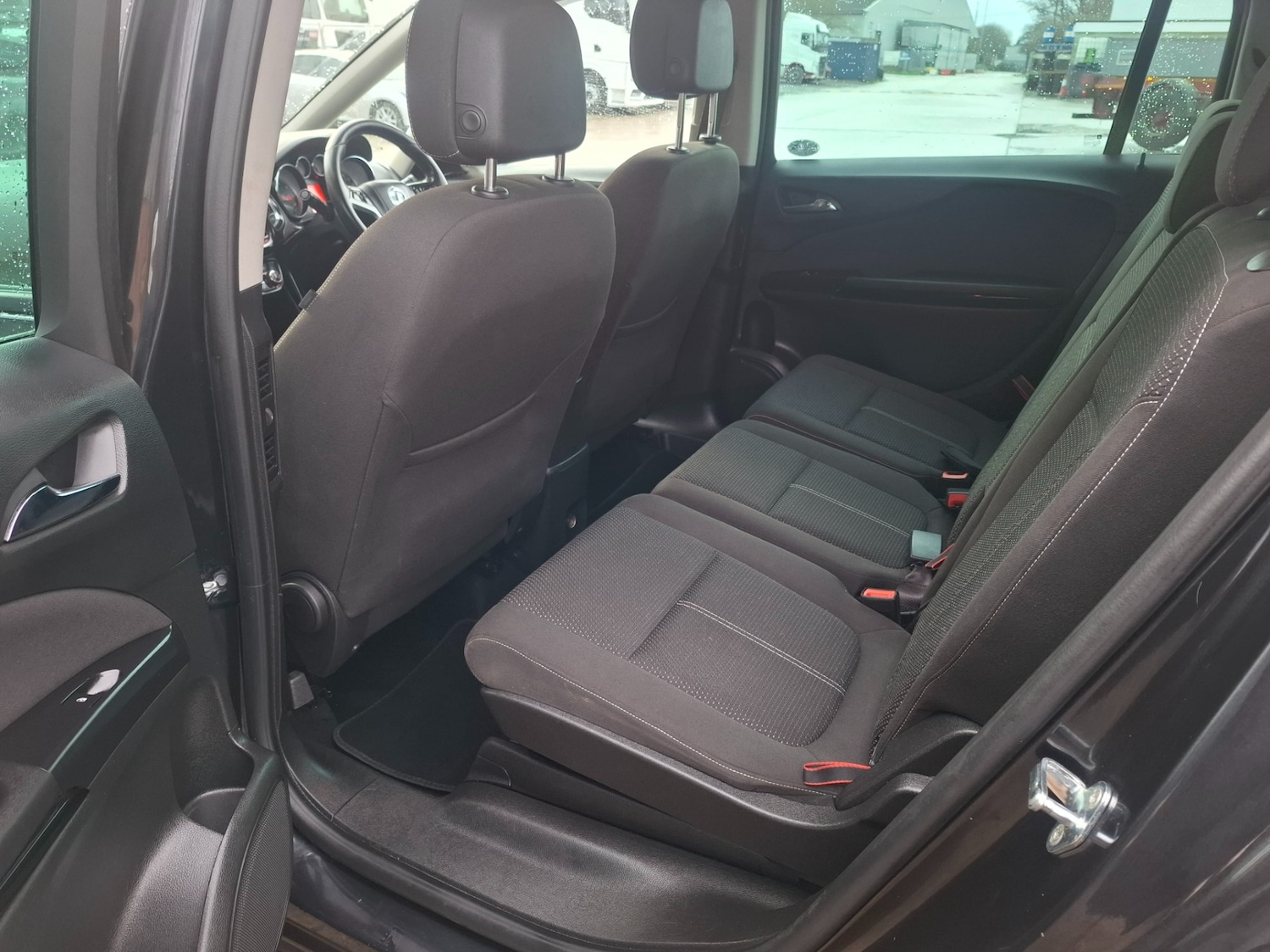 Used Vauxhall Zafira 2015 for sale - 77148712: Photo 8