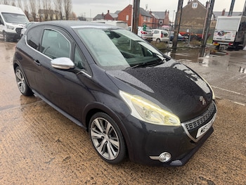 Used Peugeot 208 2014 for sale - 76945630: Photo