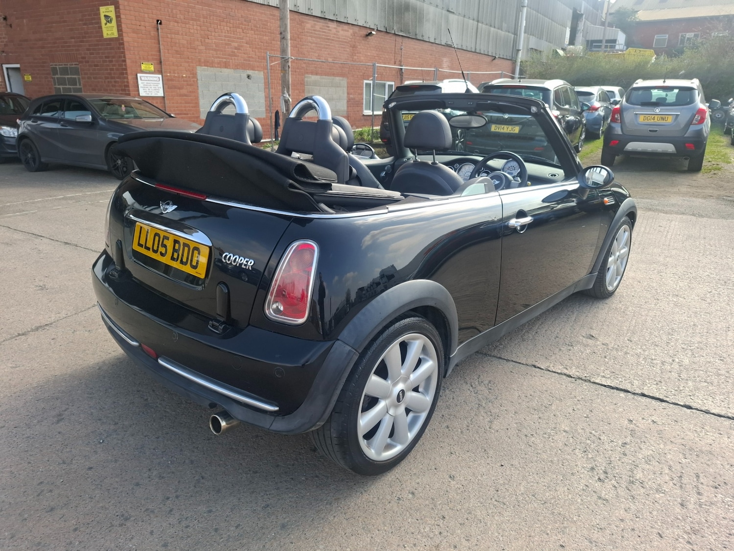 Used MINI Convertible 2005 for sale - 77946673: Photo 10