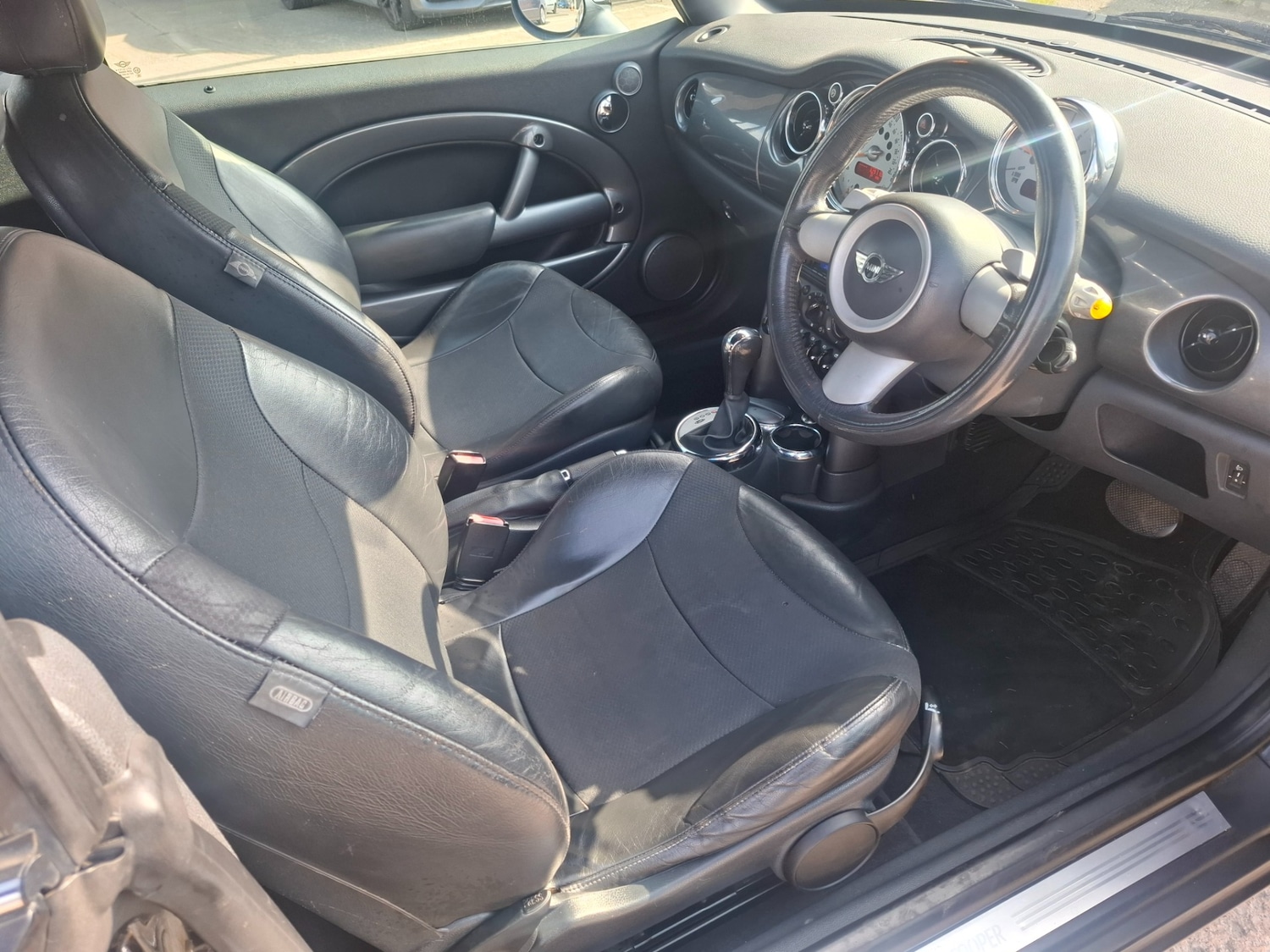 Used MINI Convertible 2005 for sale - 77946673: Photo 14