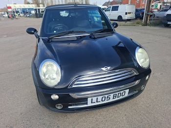 Used MINI Convertible 2005 for sale - 77946673: Photo