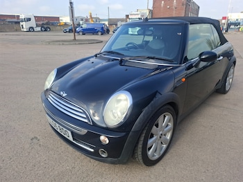 Used MINI Convertible 2005 for sale - 77946673: Photo