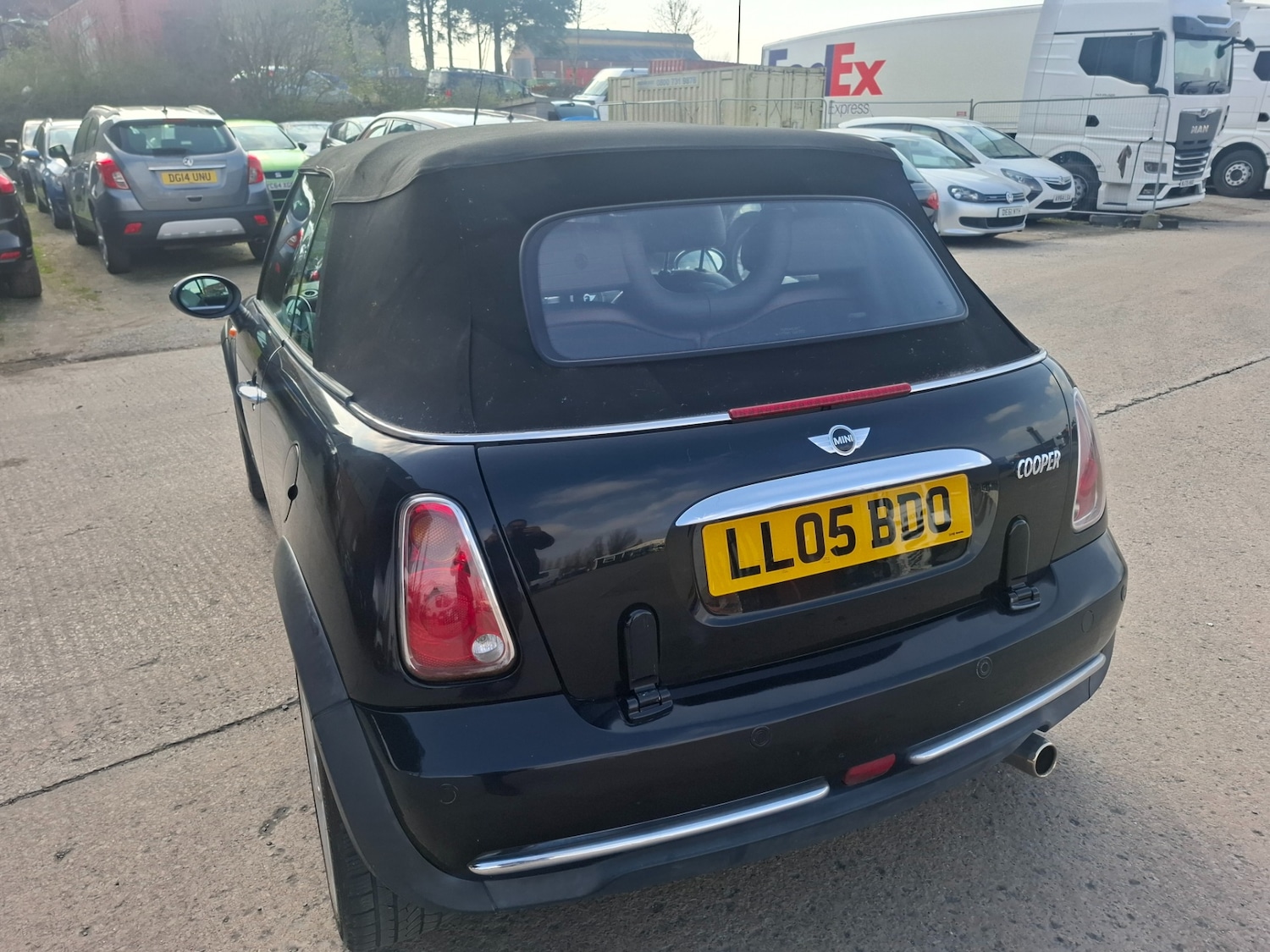 Used MINI Convertible 2005 for sale - 77946673: Photo 6