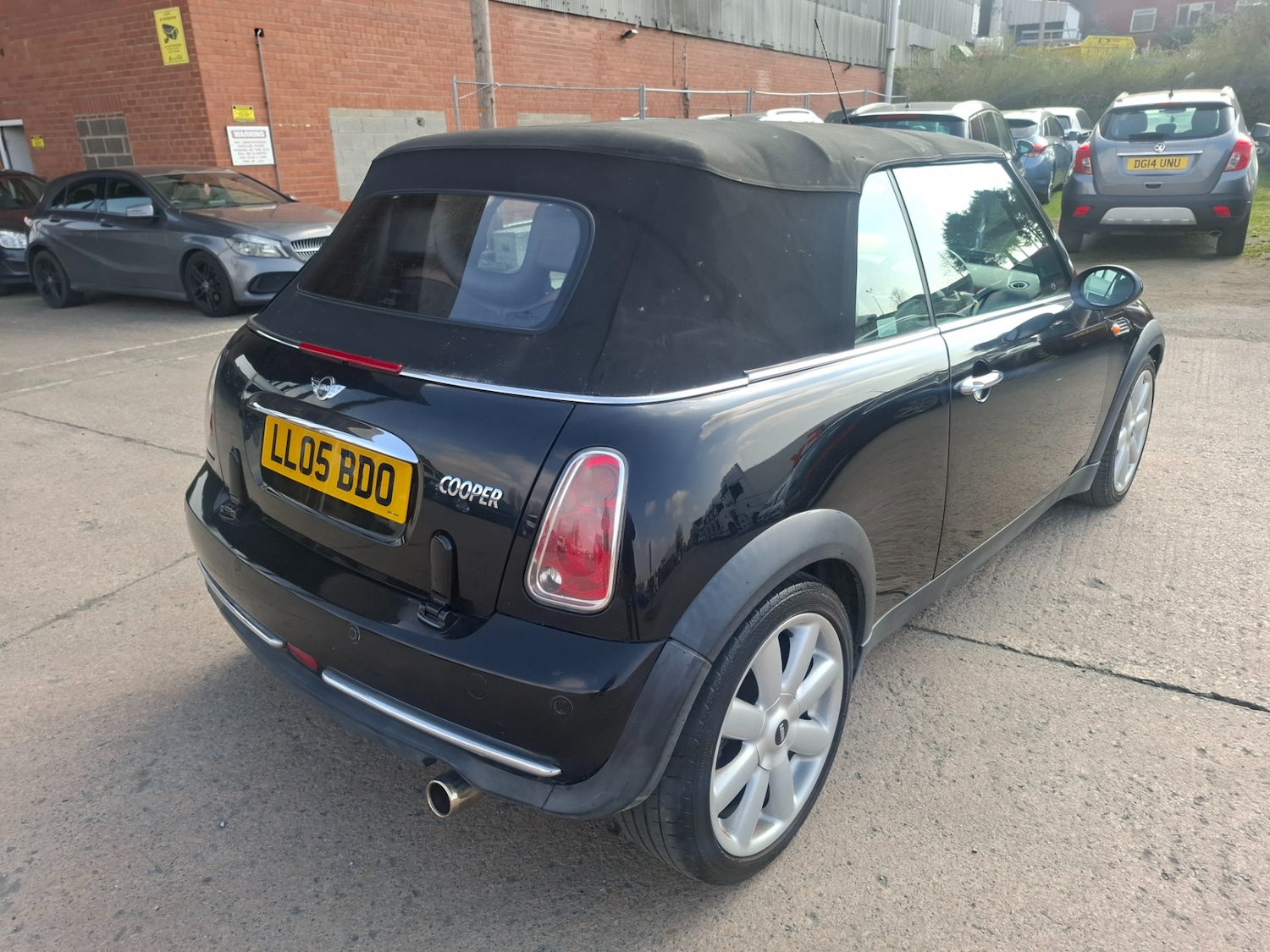 Used MINI Convertible 2005 for sale - 77946673: Photo 7