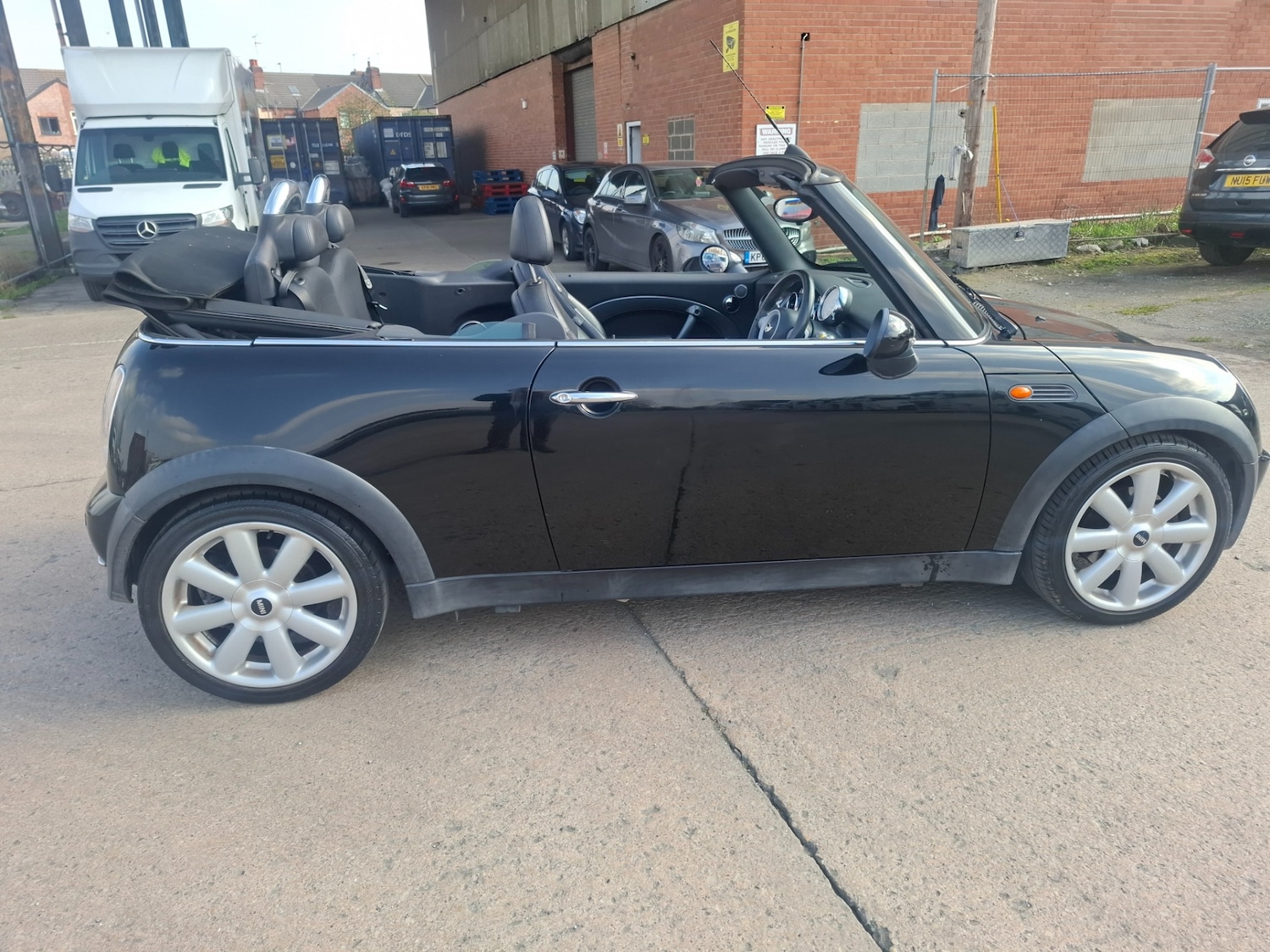 Used MINI Convertible 2005 for sale - 77946673: Photo 9