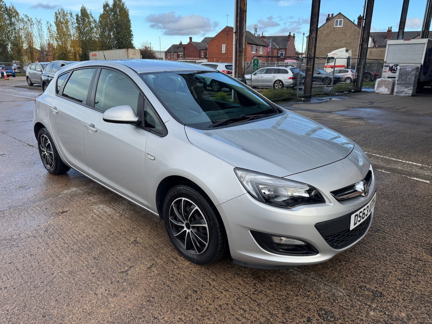 Used Vauxhall Astra 2013 for sale - 76531824: Photo 2