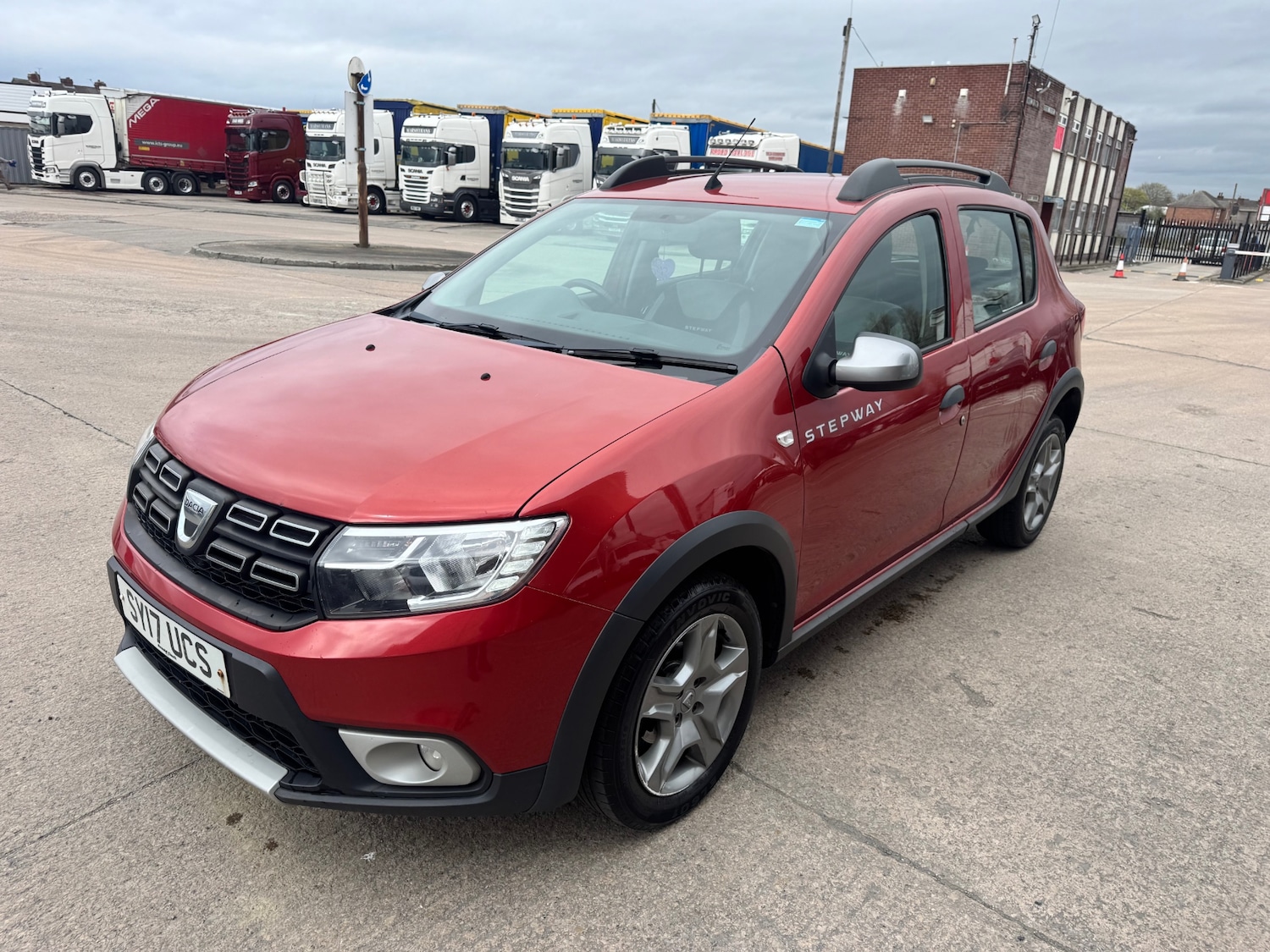 Used Dacia Sandero Stepway 2017 for sale - 78132168: Photo 2