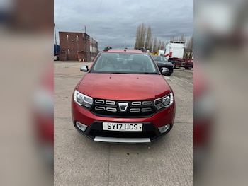 Used Dacia Sandero Stepway 2017 for sale - 78132168: Photo