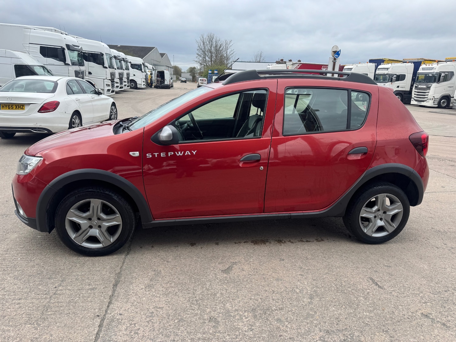 Used Dacia Sandero Stepway 2017 for sale - 78132168: Photo 4