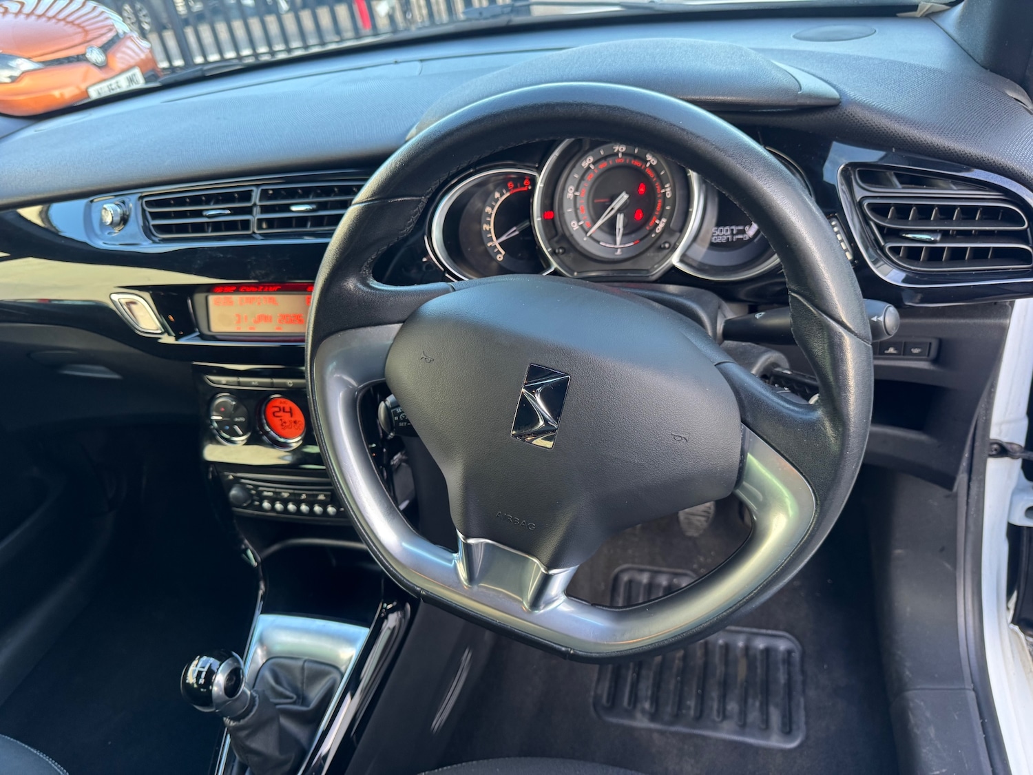 Used Citroen DS3 2013 for sale - 77392358: Photo 11