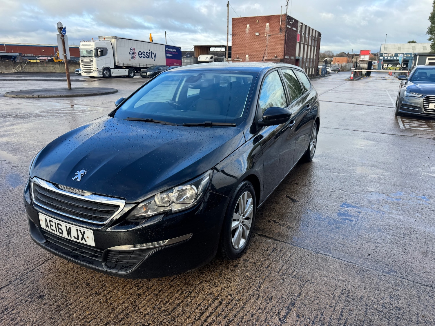 Used Peugeot 308 2016 for sale - 76684585: Photo 2