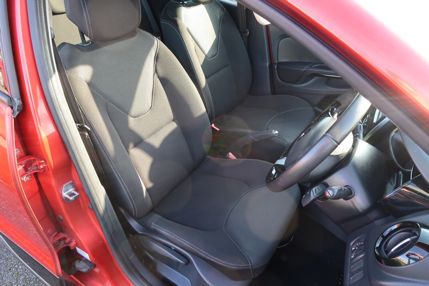 Used Renault Clio 2015 for sale - 77729576: Photo 21