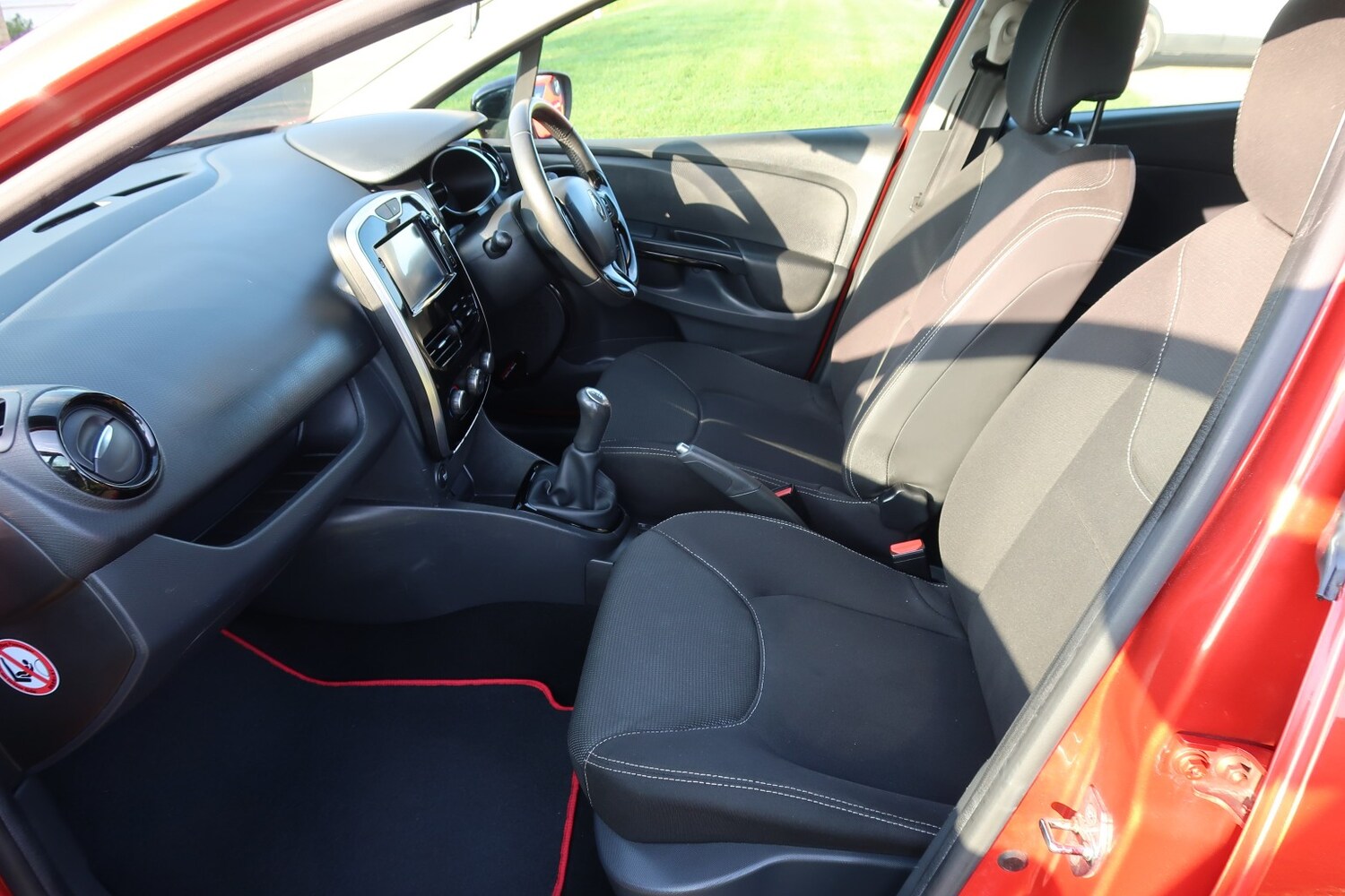 Used Renault Clio 2015 for sale - 77729576: Photo 25