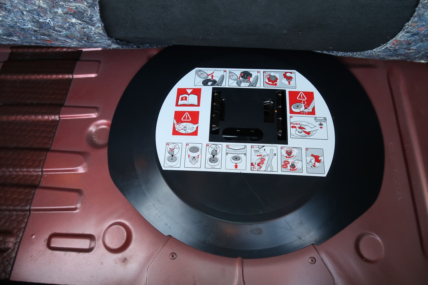 Used Renault Clio 2015 for sale - 77729576: Photo 32