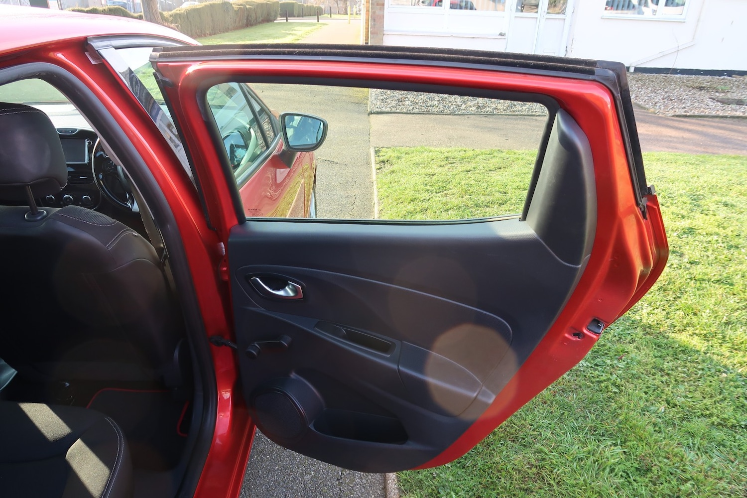 Used Renault Clio 2015 for sale - 78045474: Photo 24