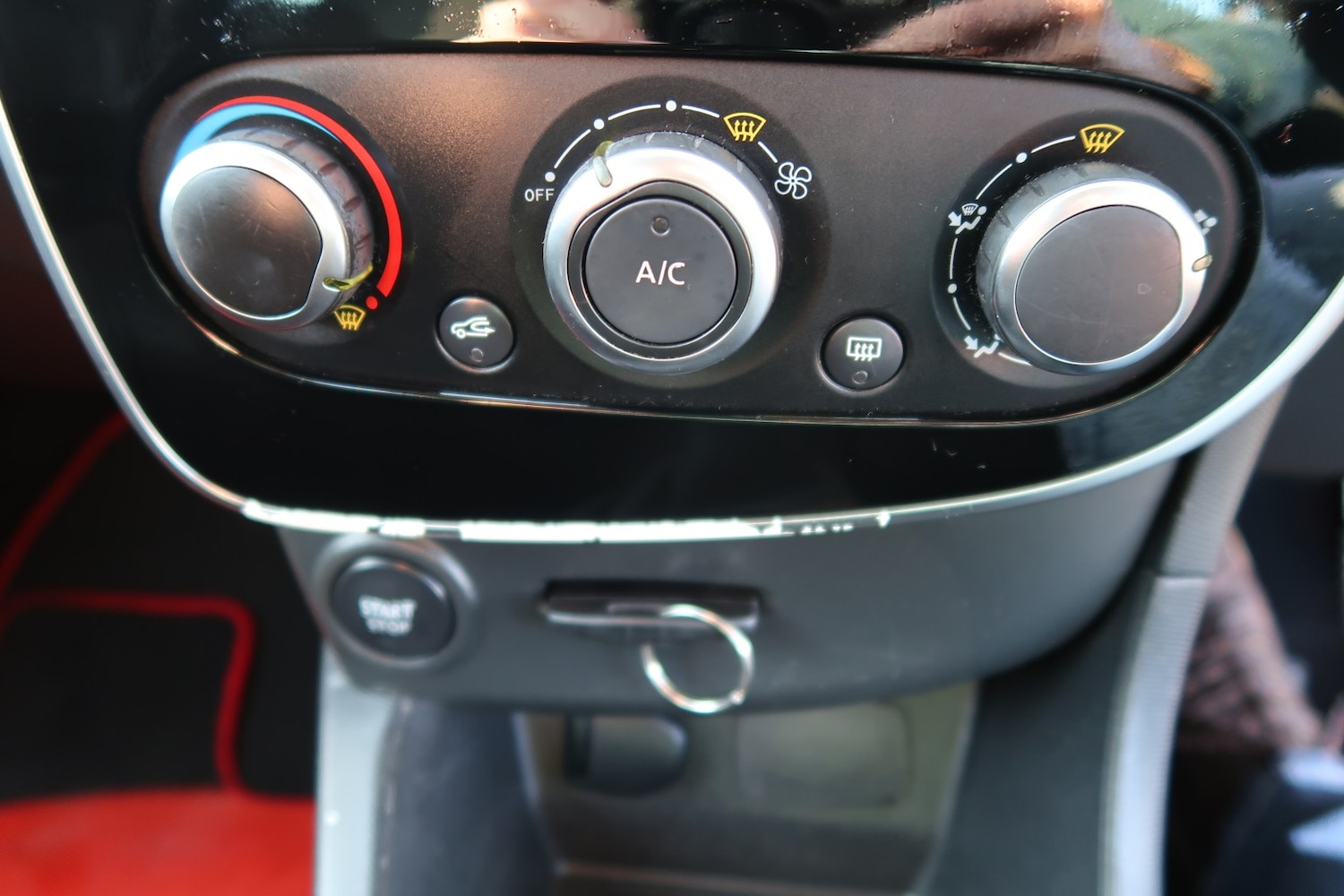 Used Renault Clio 2015 for sale - 78045474: Photo 33