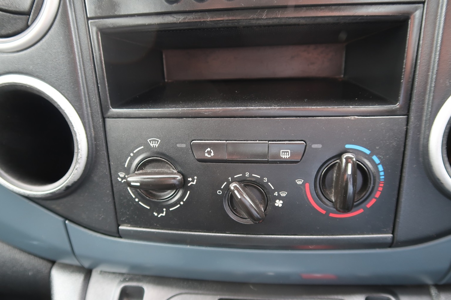 Used Peugeot Partner Tepee 2011 for sale - 77258596: Photo 37