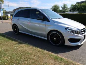 2017 (17) - B 180 D AMG LINE PREMIUM 5-Door