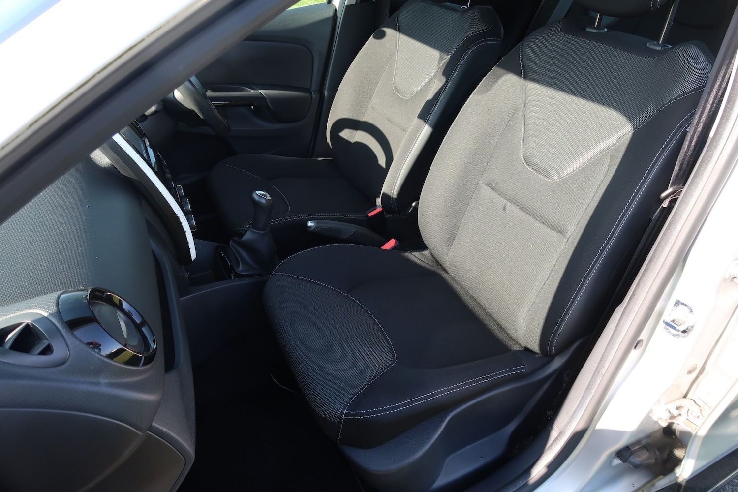 Used Renault Clio 2016 for sale - 77807114: Photo 25