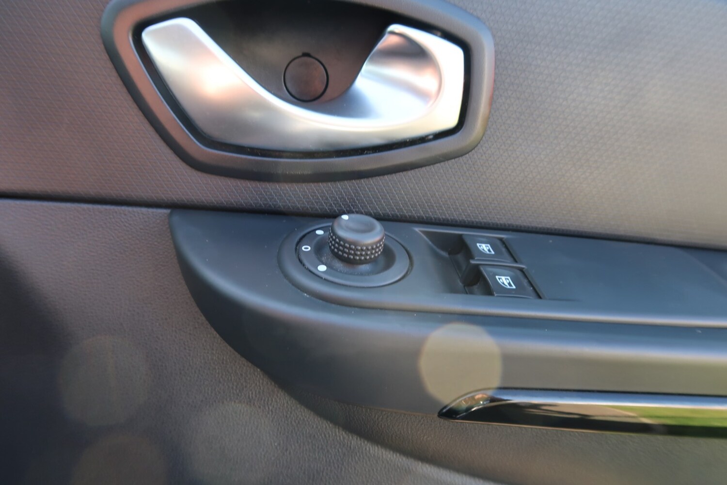 Used Renault Clio 2016 for sale - 77807114: Photo 34