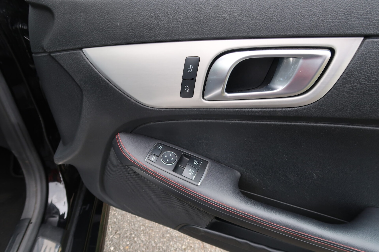 Used Mercedes-Benz SLK 2012 for sale - 76037340: Photo 30