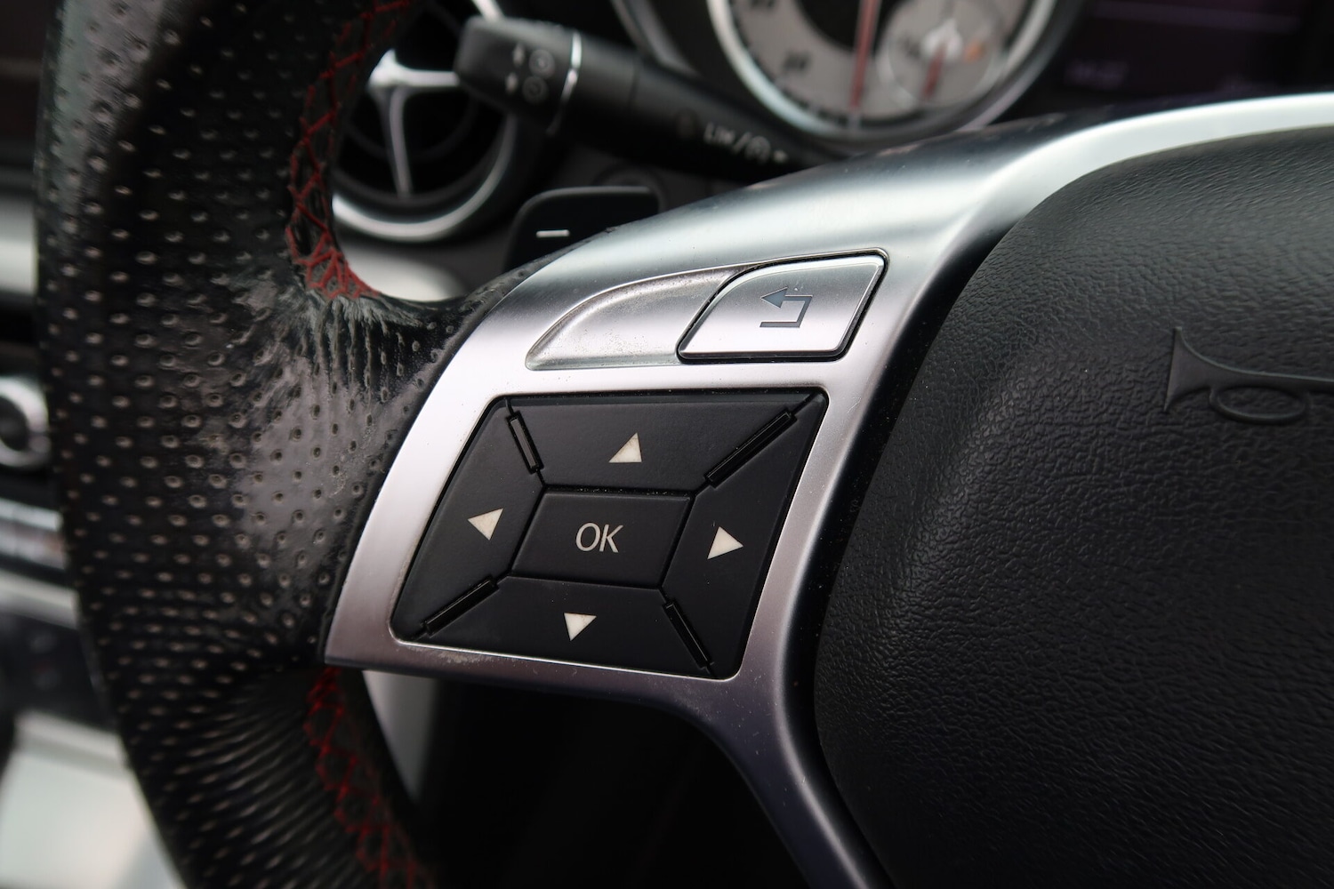 Used Mercedes-Benz SLK 2012 for sale - 76037340: Photo 48