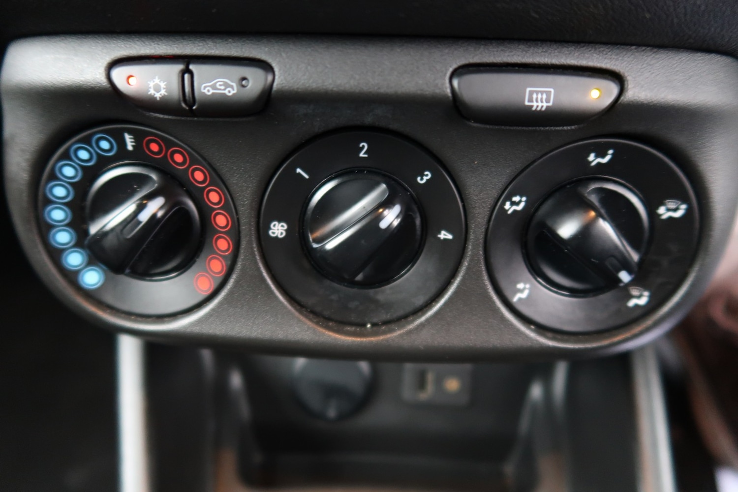 Used Vauxhall Corsa 2016 for sale - 77258599: Photo 35