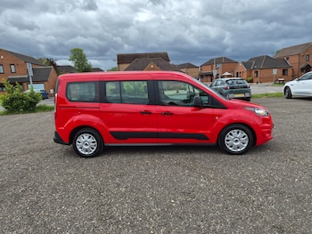 Used Ford Grand Tourneo Connect 2017 for sale - 78641309: Photo