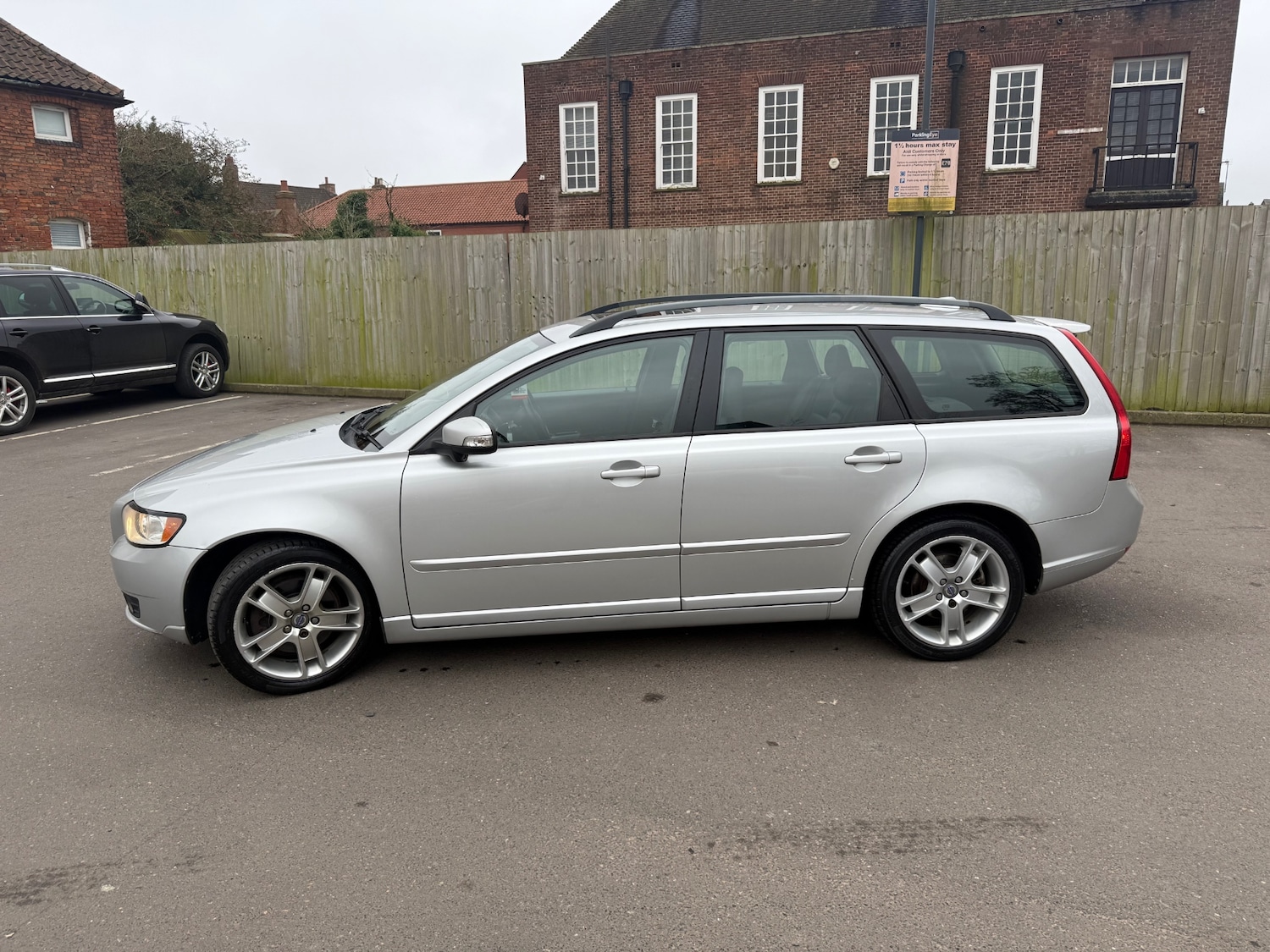 Used Volvo V50 2009 for sale - 77522419: Photo 6