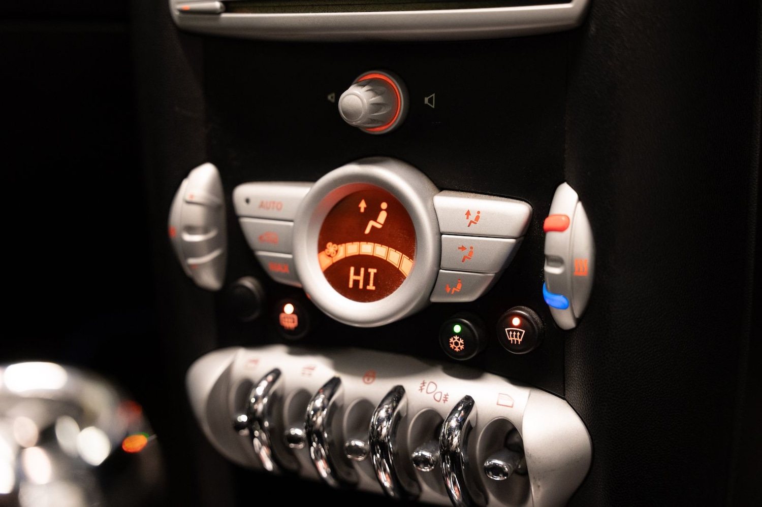 Used MINI Convertible 2010 for sale - 77224098: Photo 32