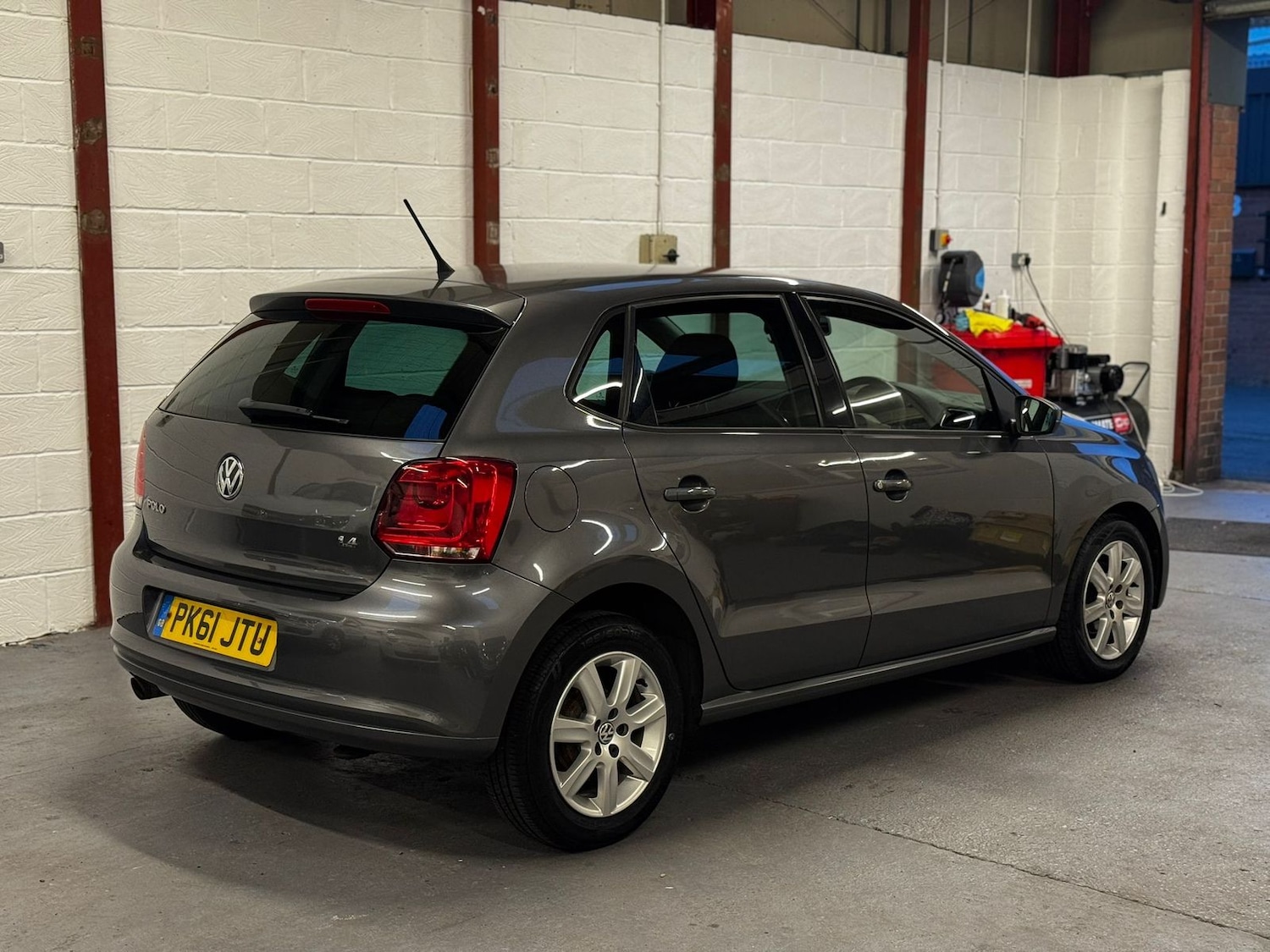 Used Volkswagen Polo 2011 for sale - 76285551: Photo 5