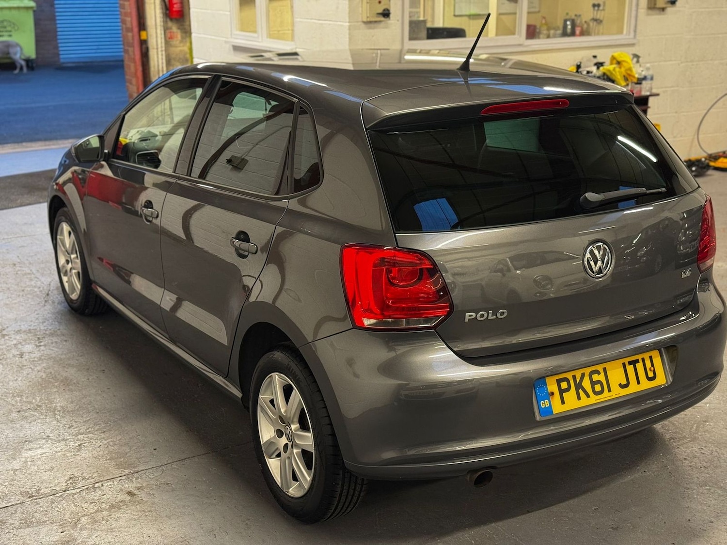 Used Volkswagen Polo 2011 for sale - 76285551: Photo 6