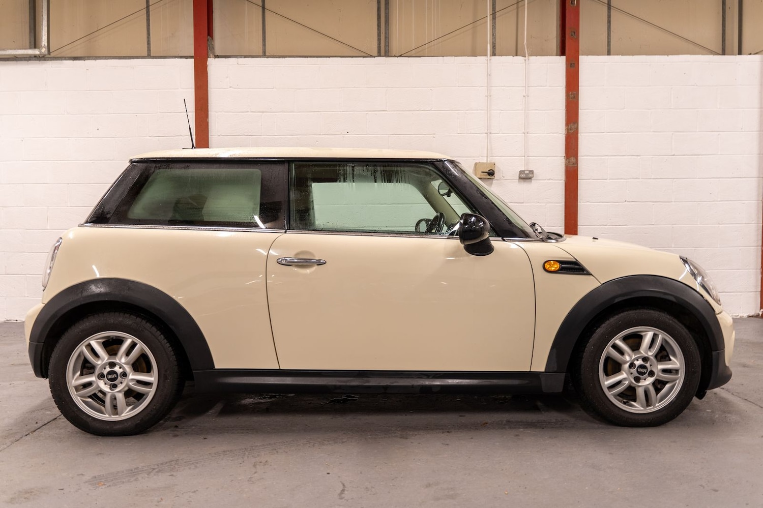Used MINI Hatch 2011 for sale - 76635897: Photo 5
