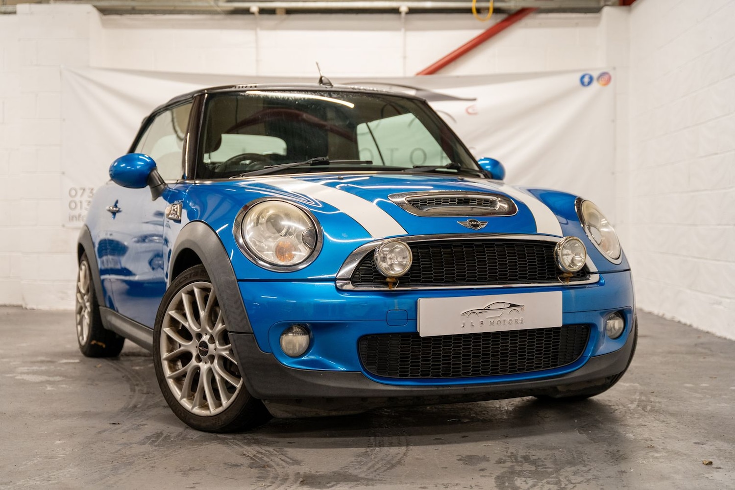 Used MINI Convertible 2010 for sale - 76635914: Photo 1